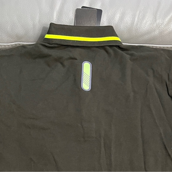 NWT - Emporio Armani Men’s EA7 Logo Polo Shirt - Size M - Picture 9 of 10